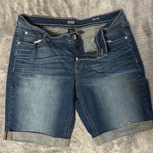 ANA women’s Bermuda shorts